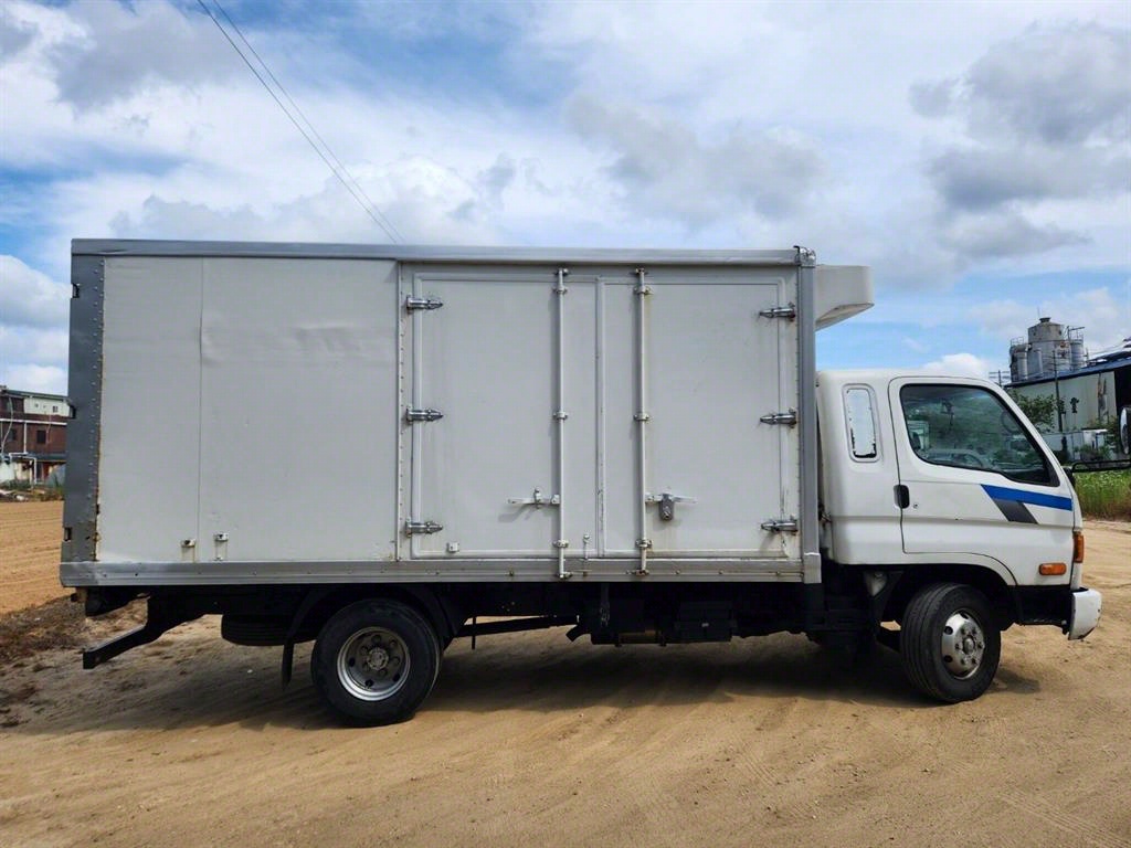 medium and large cargo truck - Vista 8