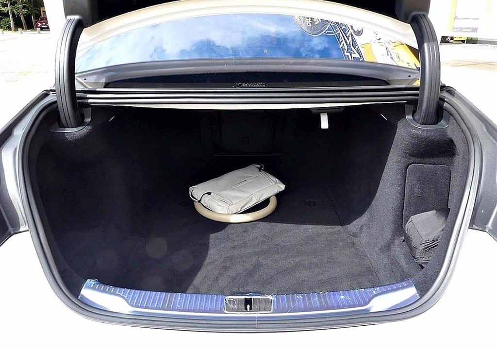 Mercedes Benz S Class - Vista 9