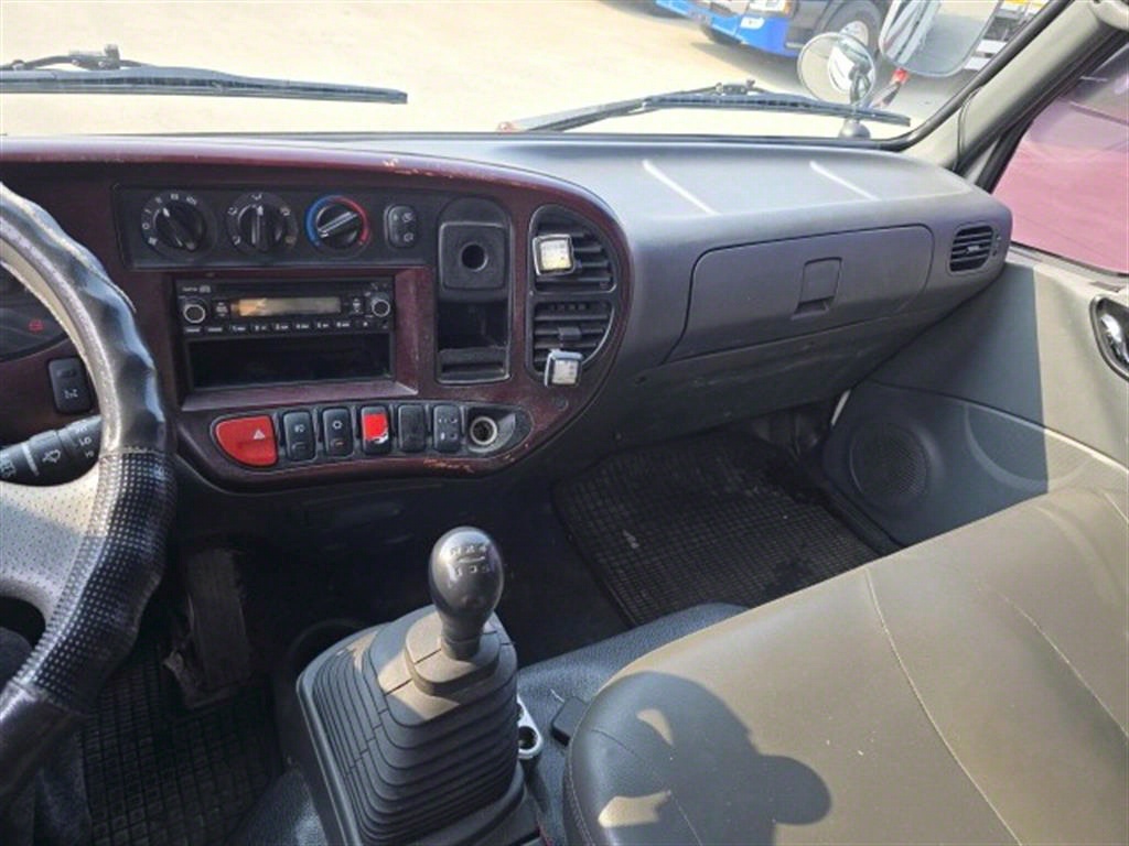 medium and large cargo truck - Vista 10