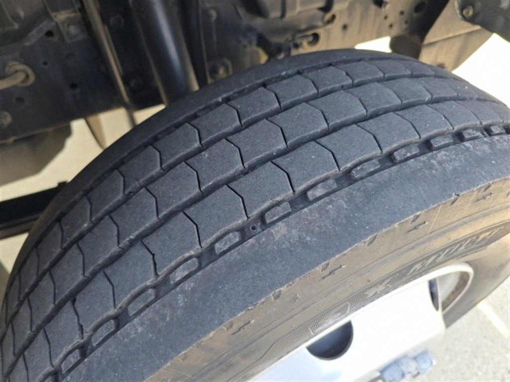 medium and large cargo truck - Vista 7