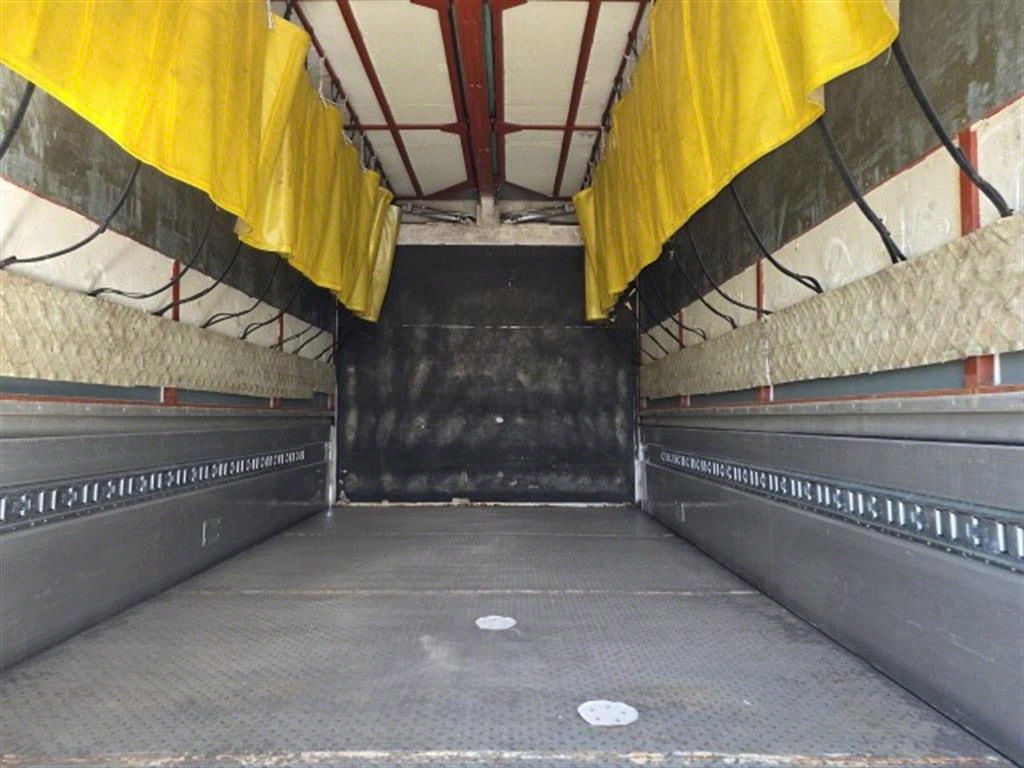 medium and large cargo truck - Vista 9