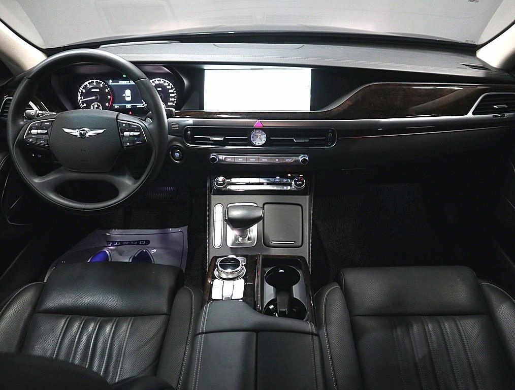 Genesis G90 - Vista 5