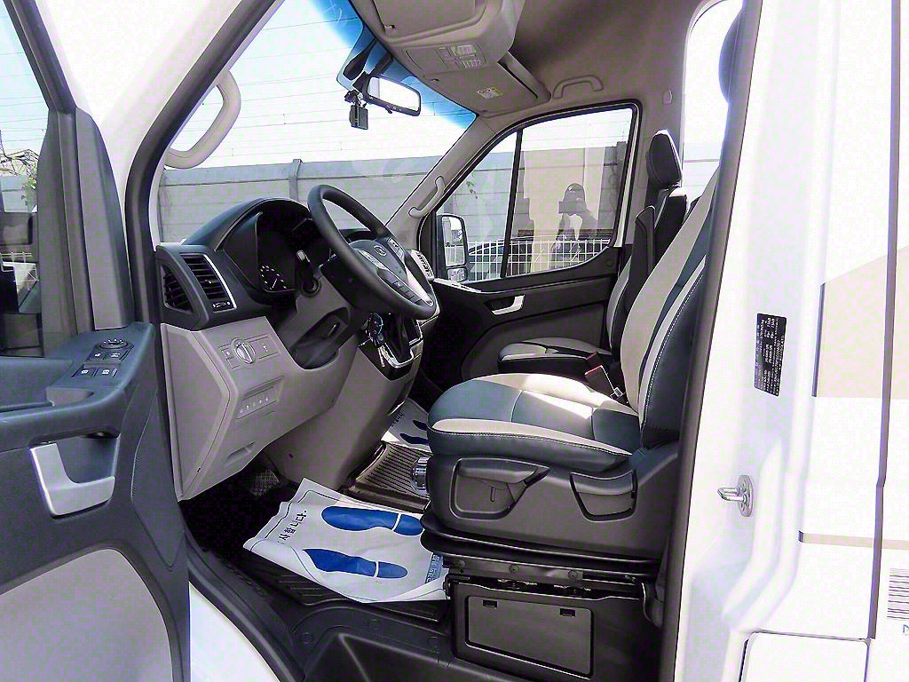 HYUNDAI Solati - Vista 5