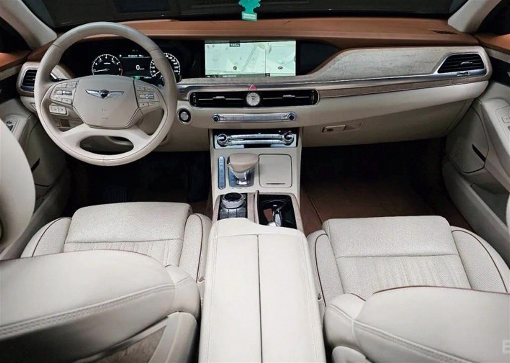 Genesis G90 - Vista 7