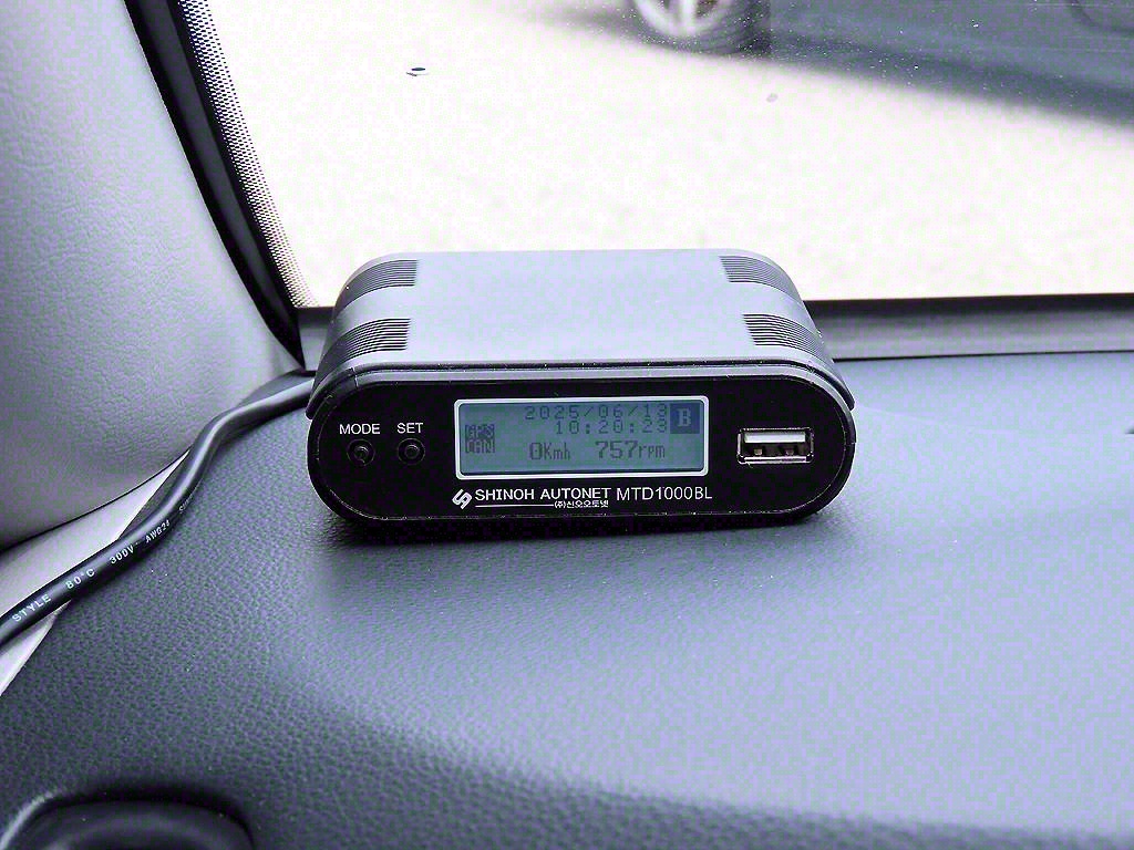 HYUNDAI Starex 2017 Amarillo - Importación desde Corea - HF Imports Iquique - Foto 15