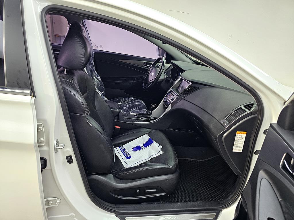 HYUNDAI Sonata - Vista 11