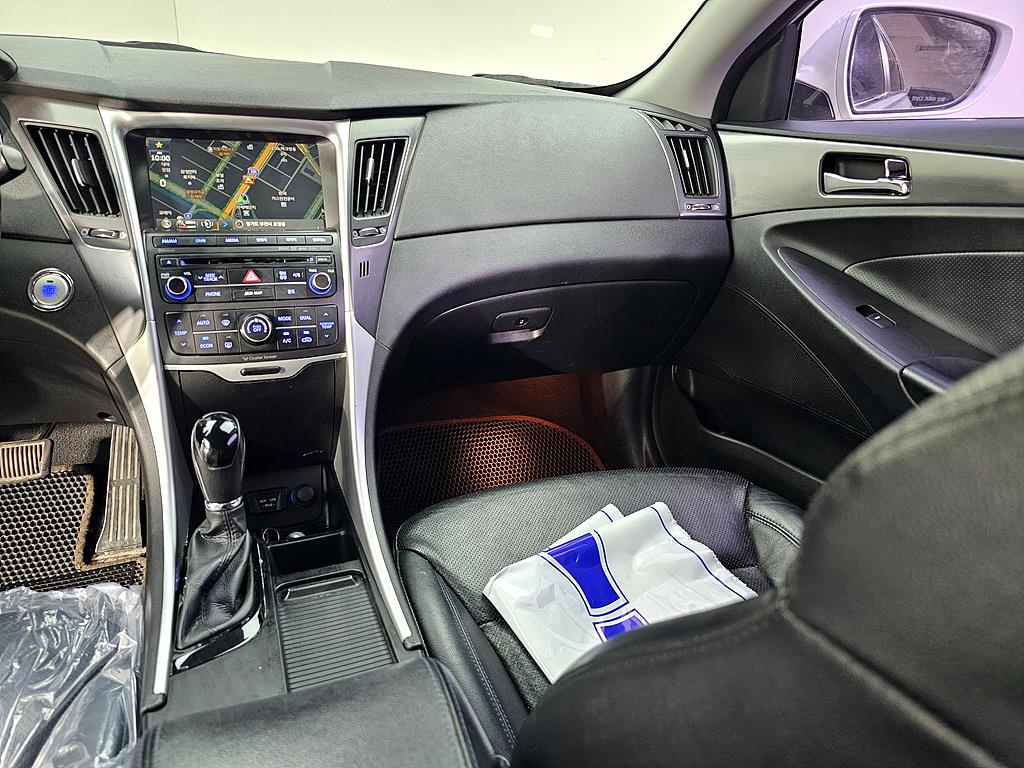 HYUNDAI Sonata - Vista 10