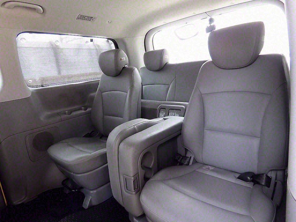 HYUNDAI Starex - Vista 7