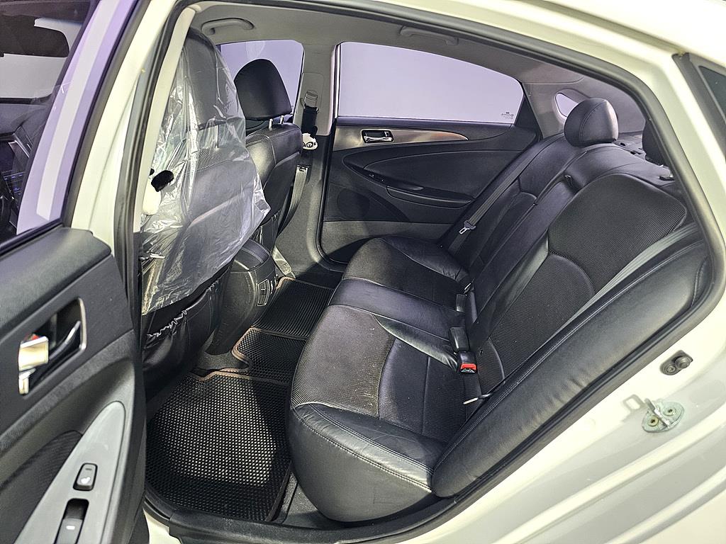 HYUNDAI Sonata - Vista 9