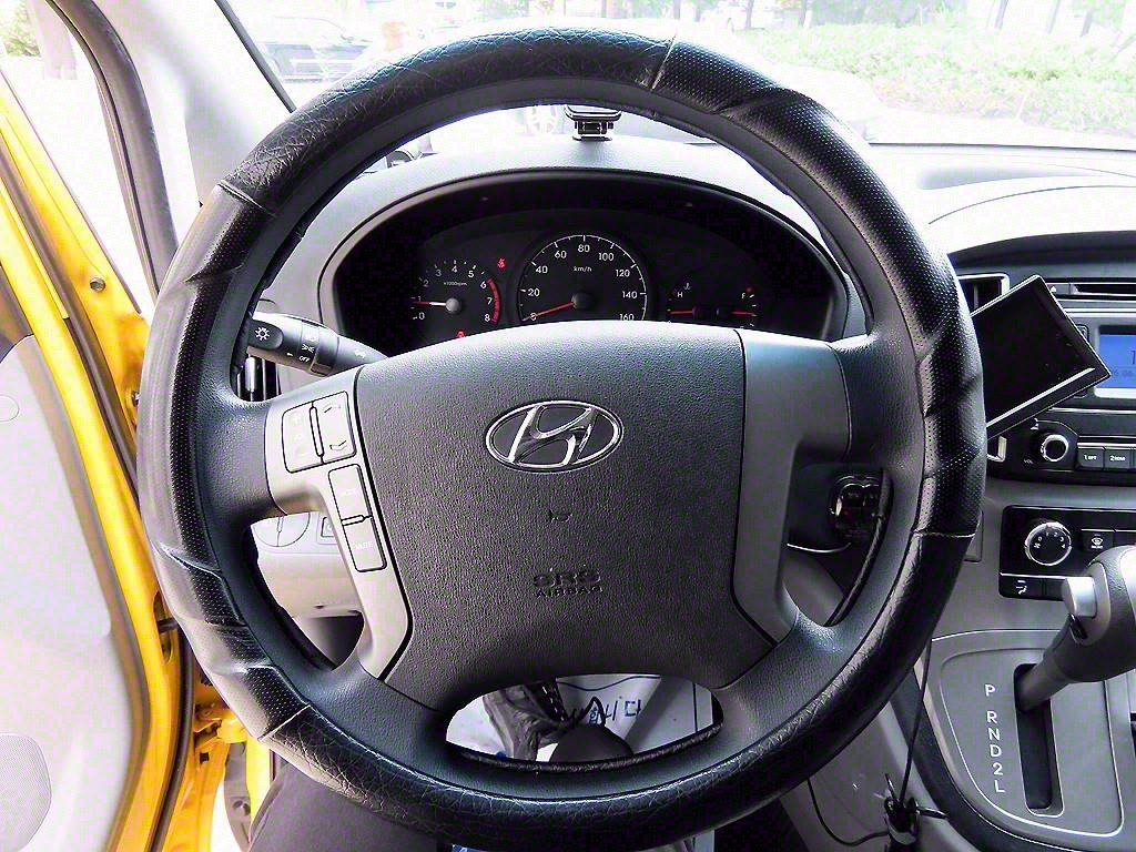 HYUNDAI Starex - Vista 9