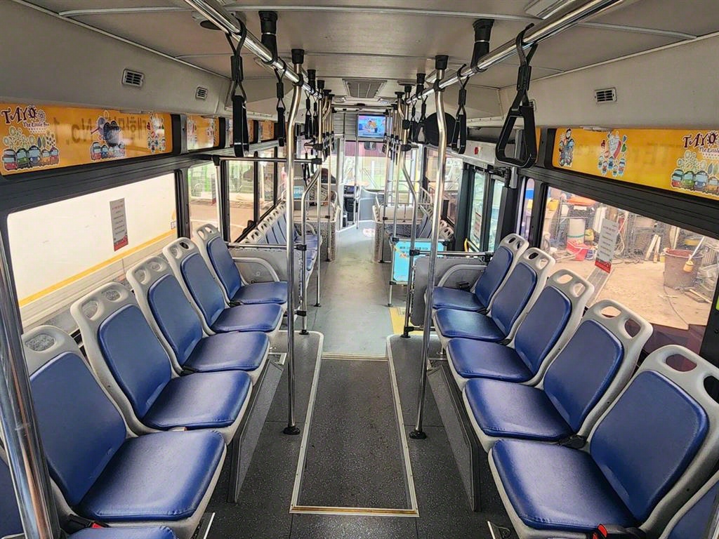 medium and large bus Medium Daewoo Bus - Vista 10