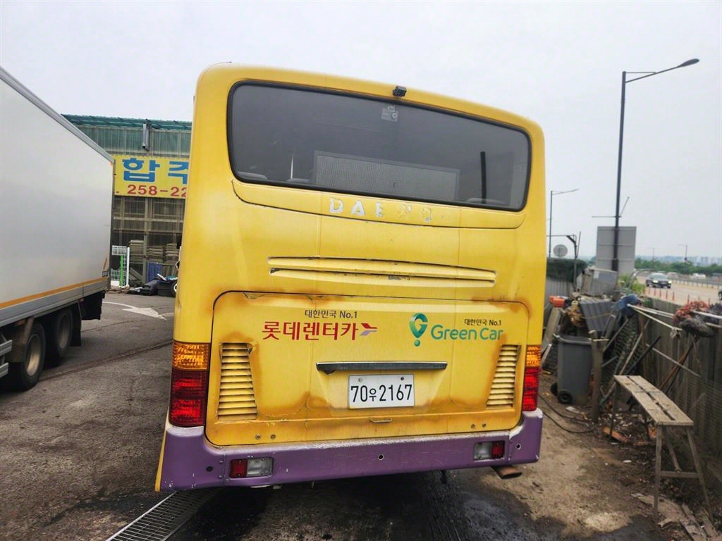 medium and large bus Medium Daewoo Bus - Vista 8