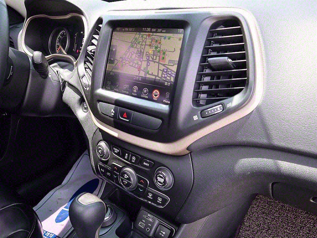 Jeep Cherokee 2016 Plateado - Importación desde Corea - HF Imports Iquique - Foto 11