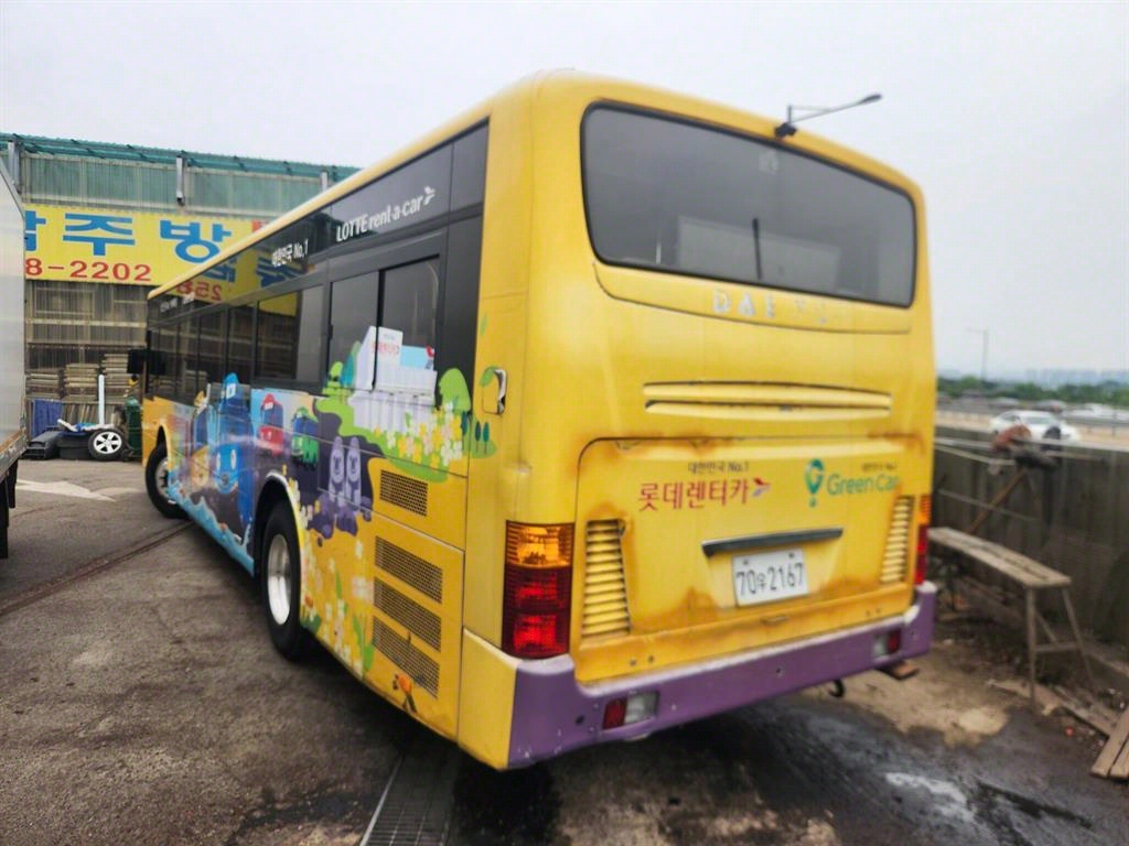 medium and large bus Medium Daewoo Bus - Vista 5