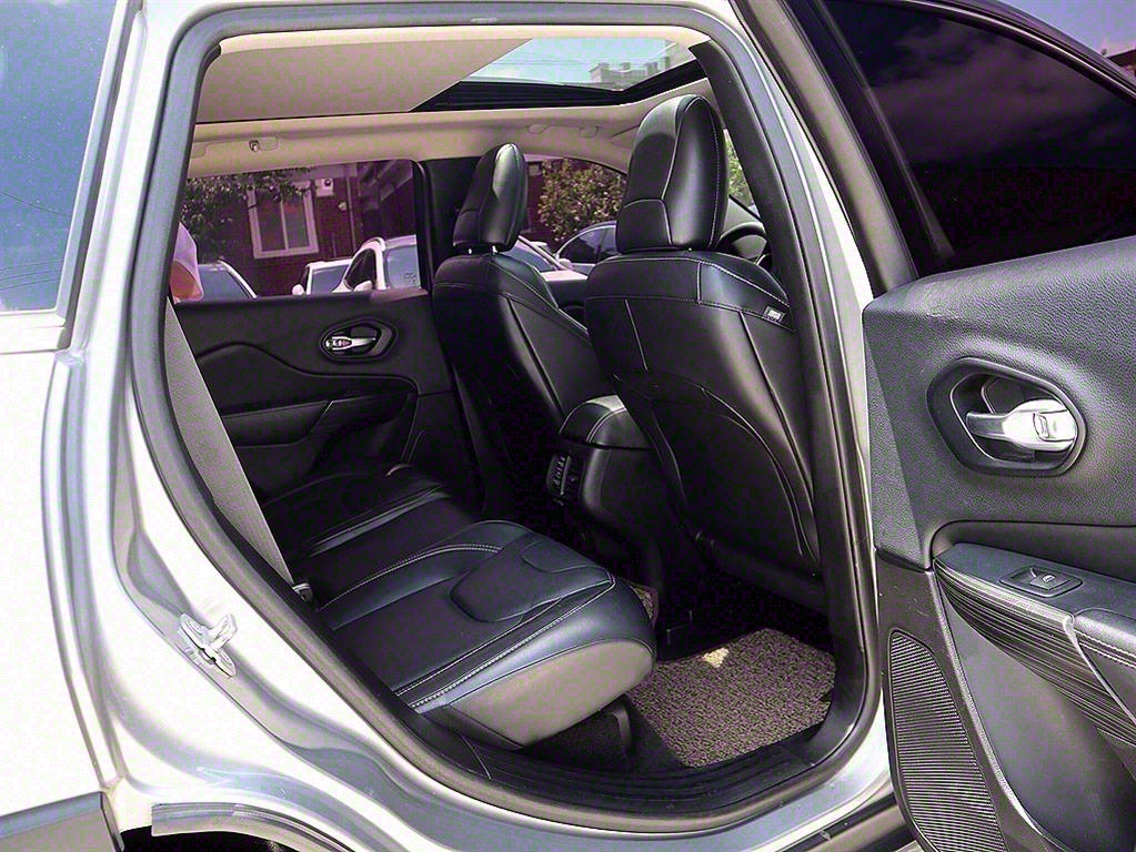 Jeep Cherokee 2016 Plateado - Importación desde Corea - HF Imports Iquique - Foto 13