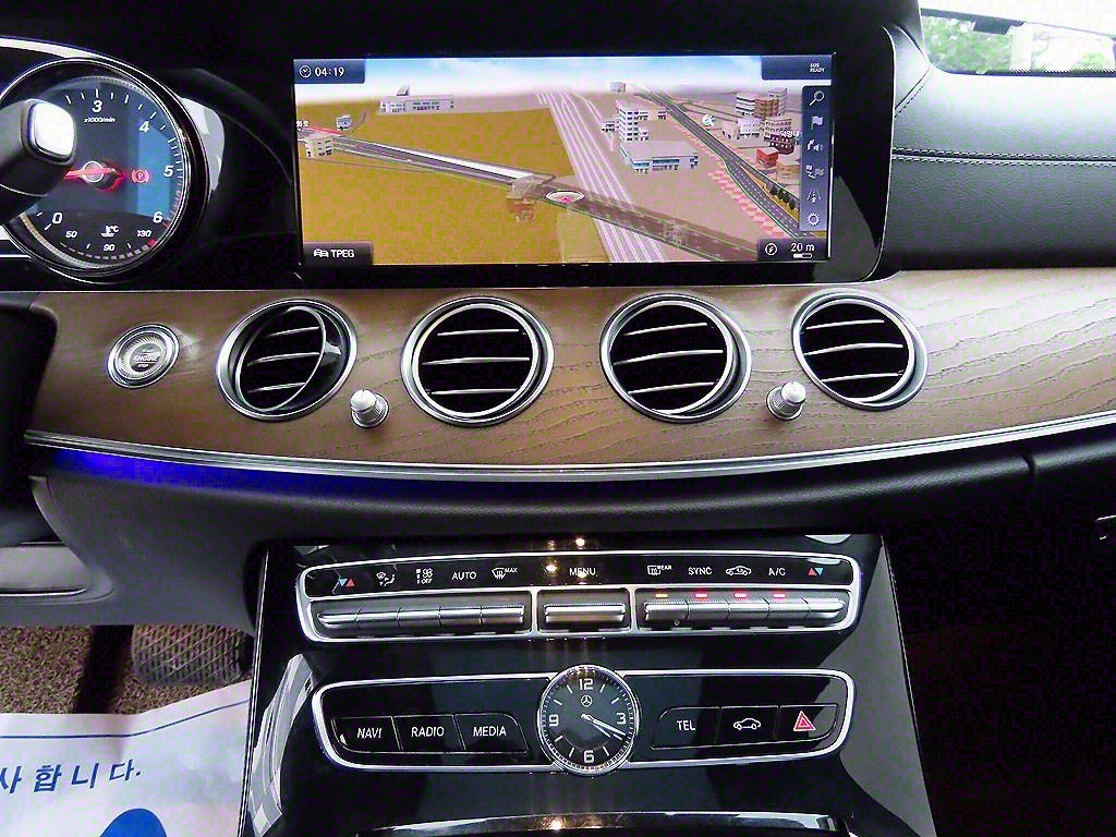 Mercedes Benz E class 2018 Blanco - Importación desde Corea - HF Imports Iquique - Foto 13