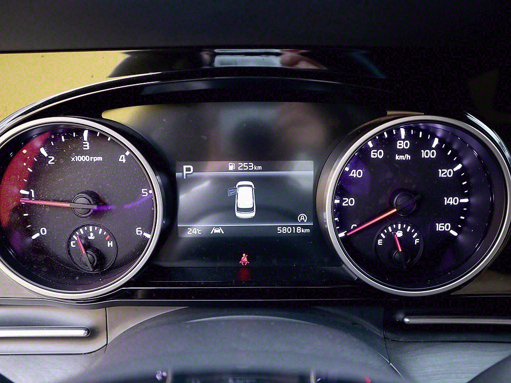 KIA Carnival - Vista 11