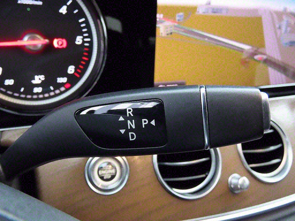 Mercedes Benz E class - Vista 11