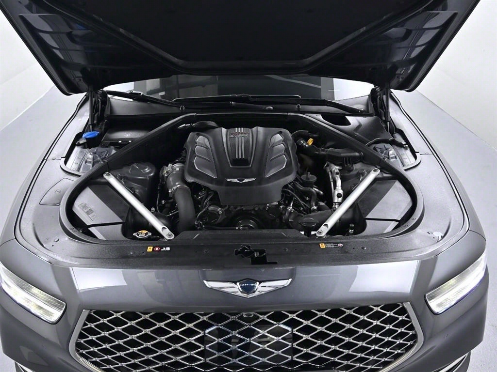 Genesis G90 - Vista 7