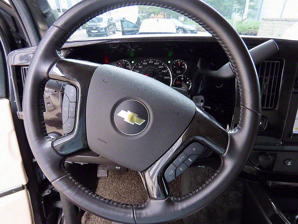 Chevrolet Express van - Vista 9