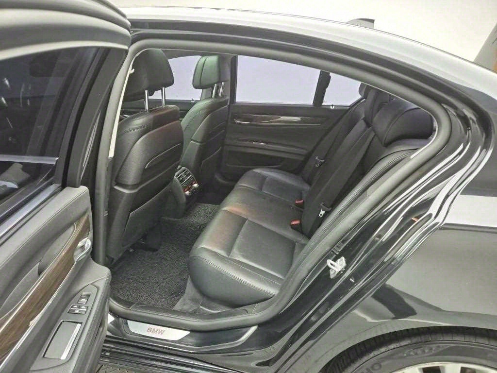 BMW 7 Series - Vista 12