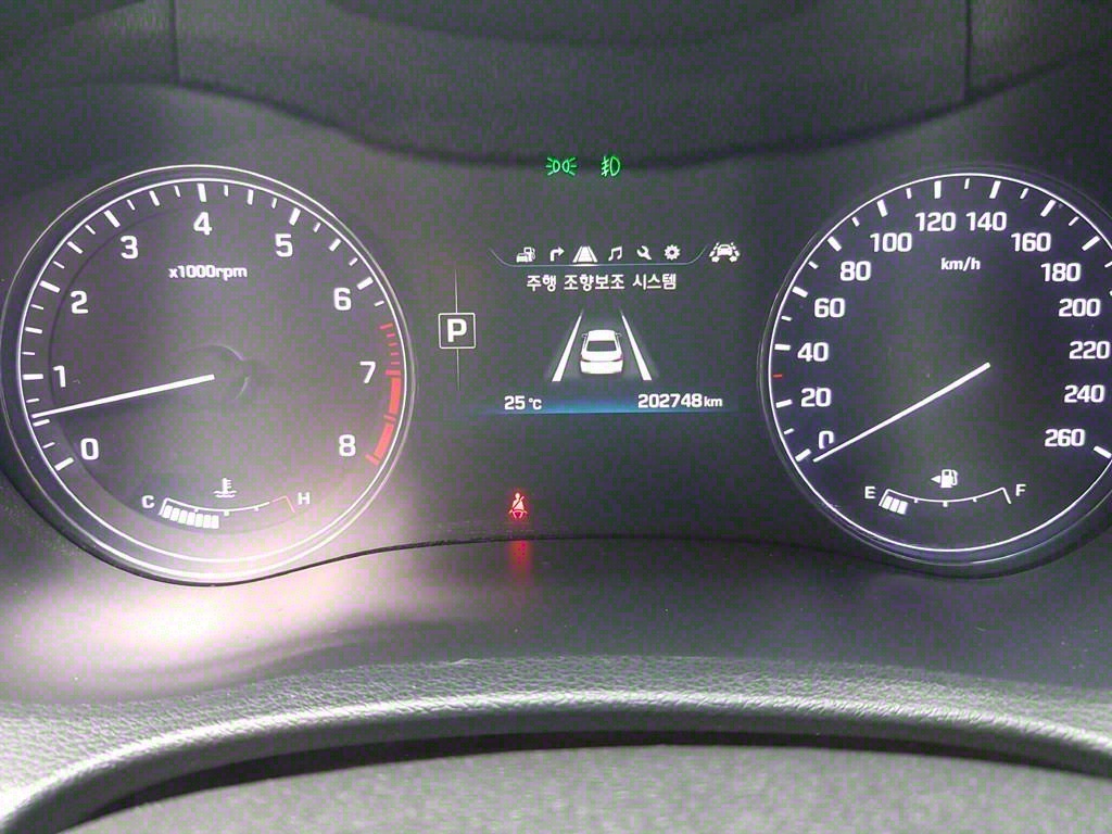 HYUNDAI Genesis - Vista 10