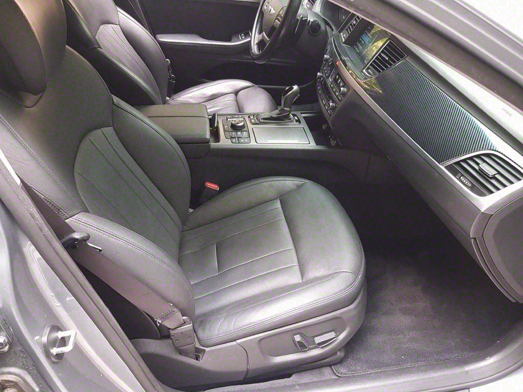 HYUNDAI Genesis - Vista 9