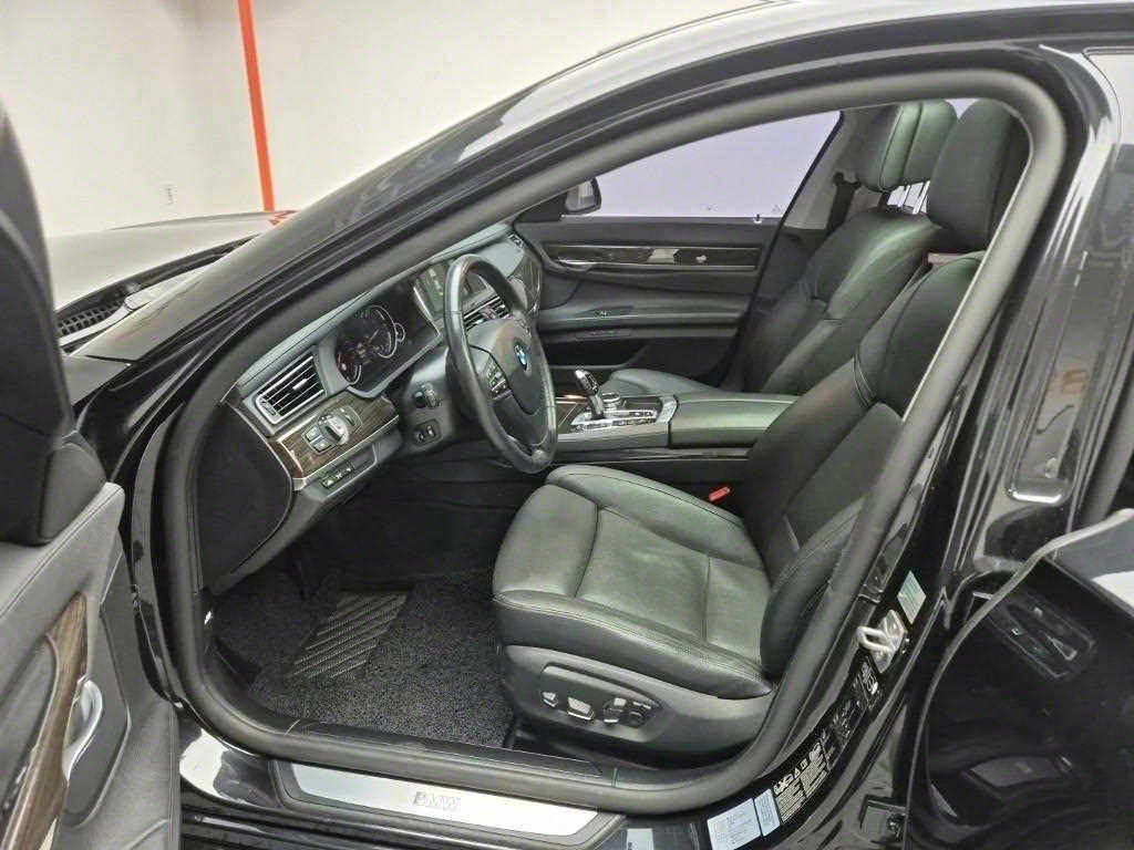 BMW 7 Series - Vista 11