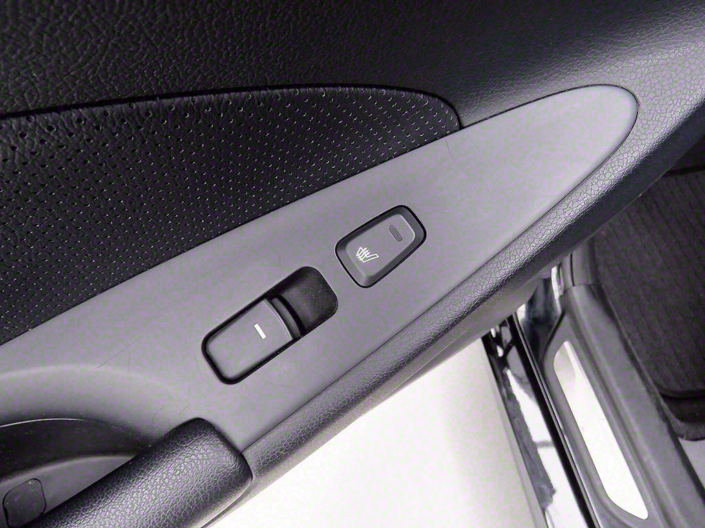 HYUNDAI Sonata - Vista 8