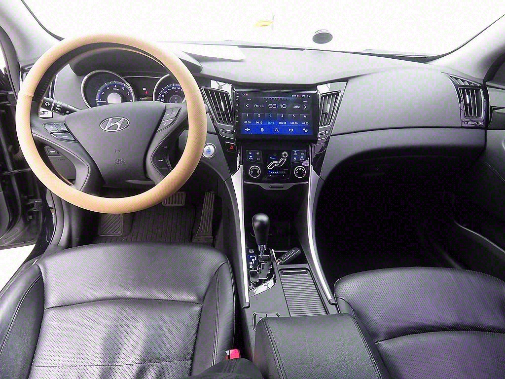 HYUNDAI Sonata - Vista 7