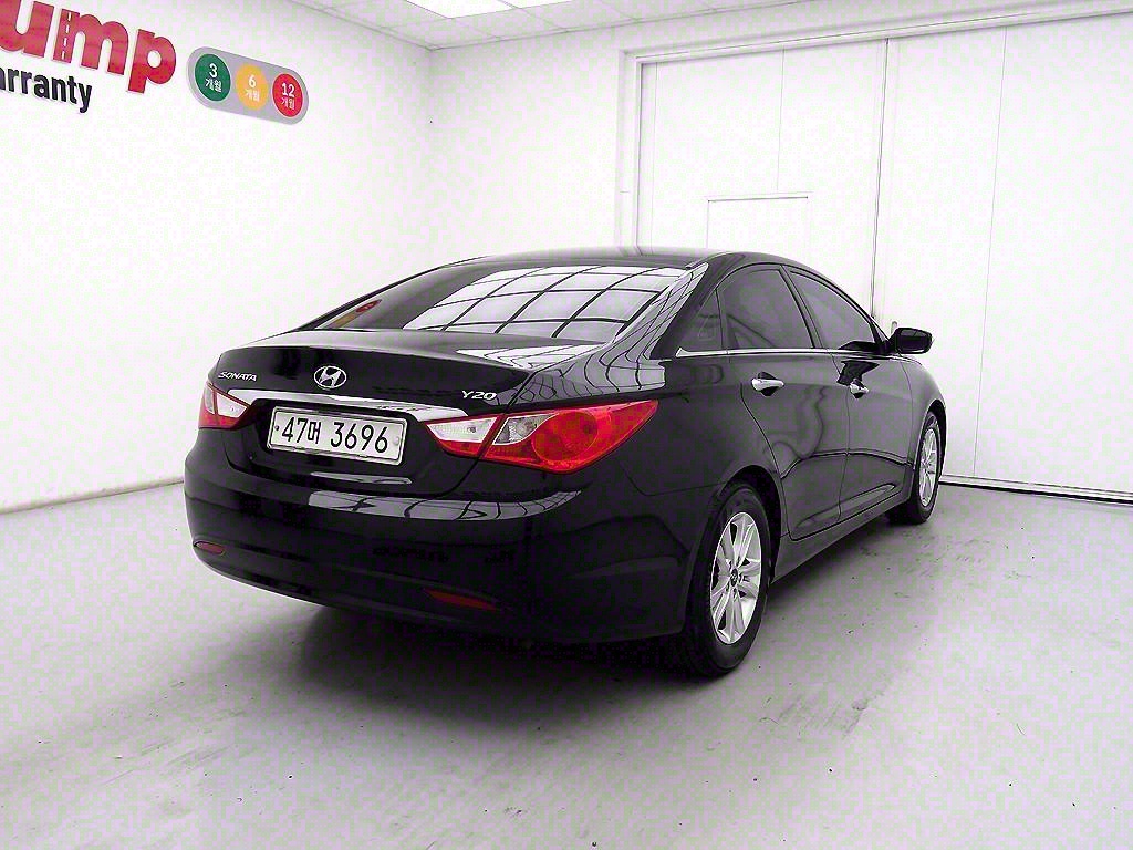 HYUNDAI Sonata - Vista 4