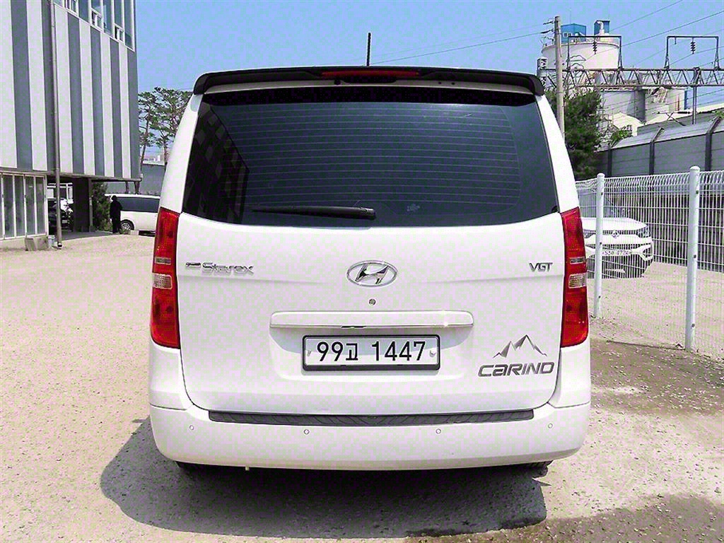 HYUNDAI Starex - Vista 4