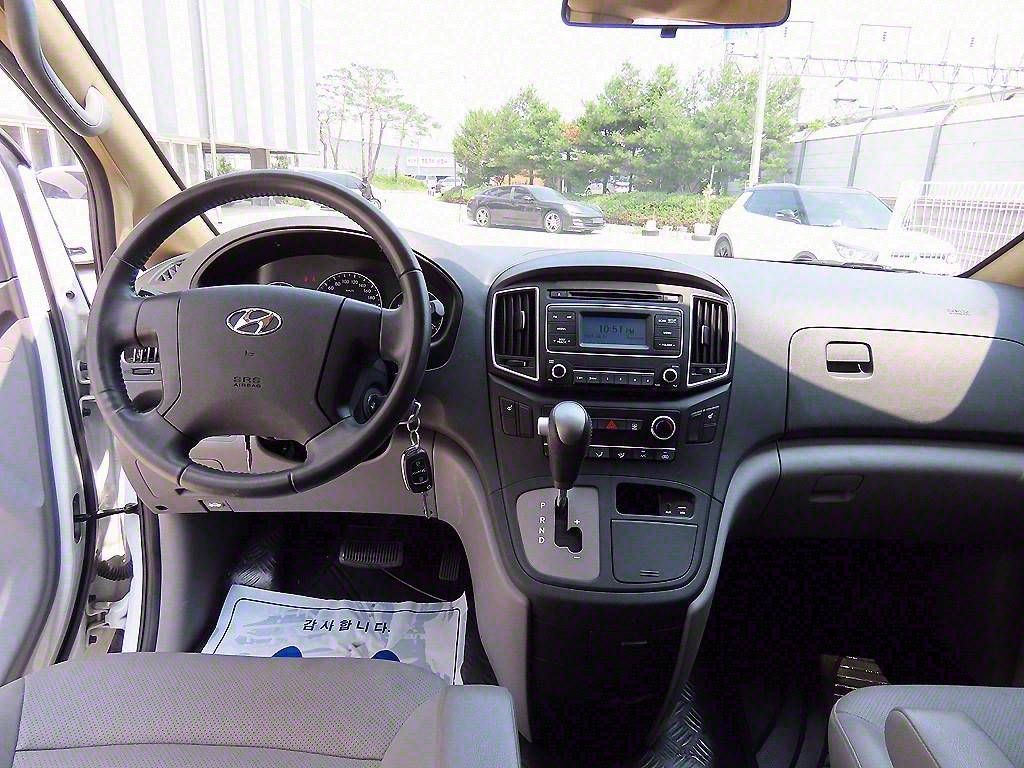 HYUNDAI Starex - Vista 7
