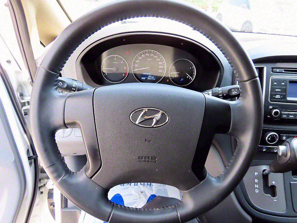 HYUNDAI Starex - Vista 8