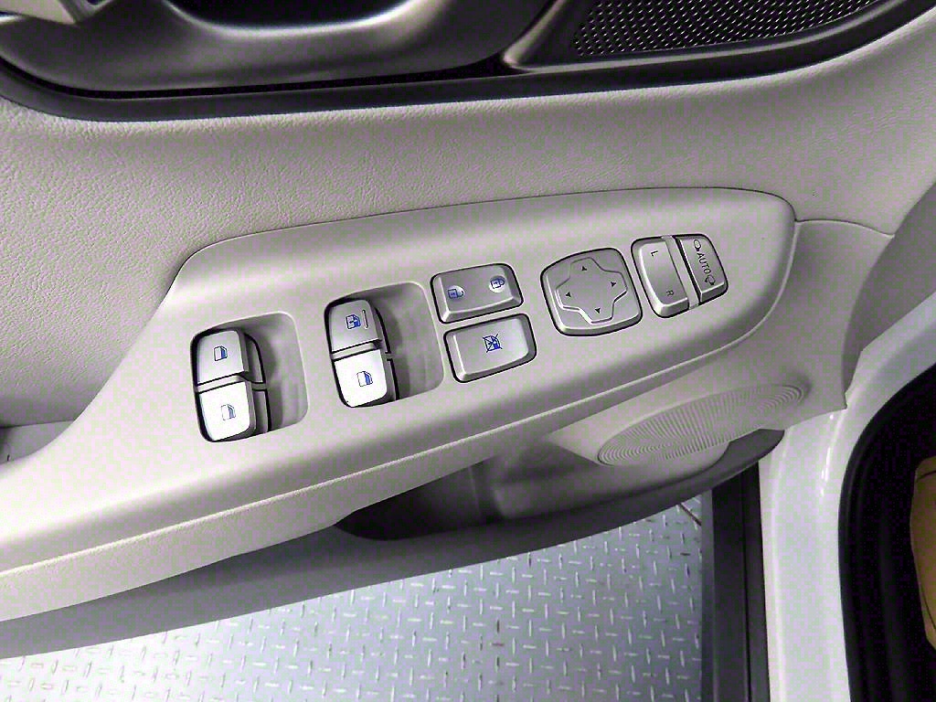 HYUNDAI Kona - Vista 11