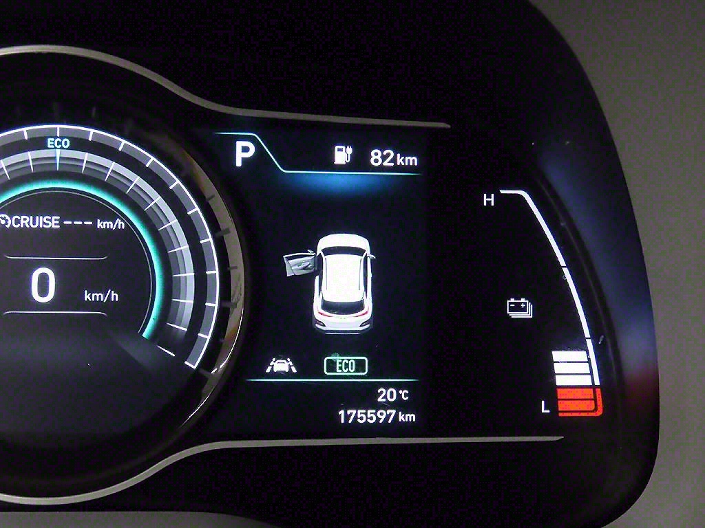 HYUNDAI Kona - Vista 8