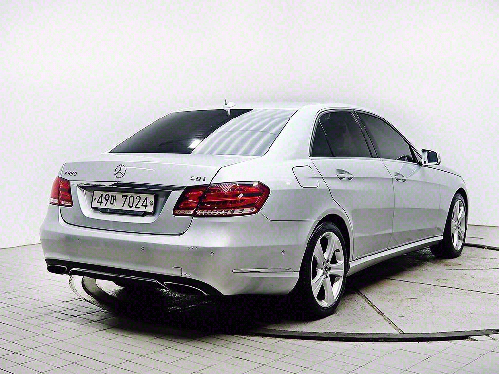 Mercedes Benz E class - Vista 7