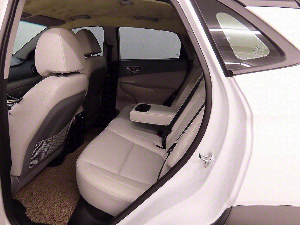 HYUNDAI Kona - Vista 6