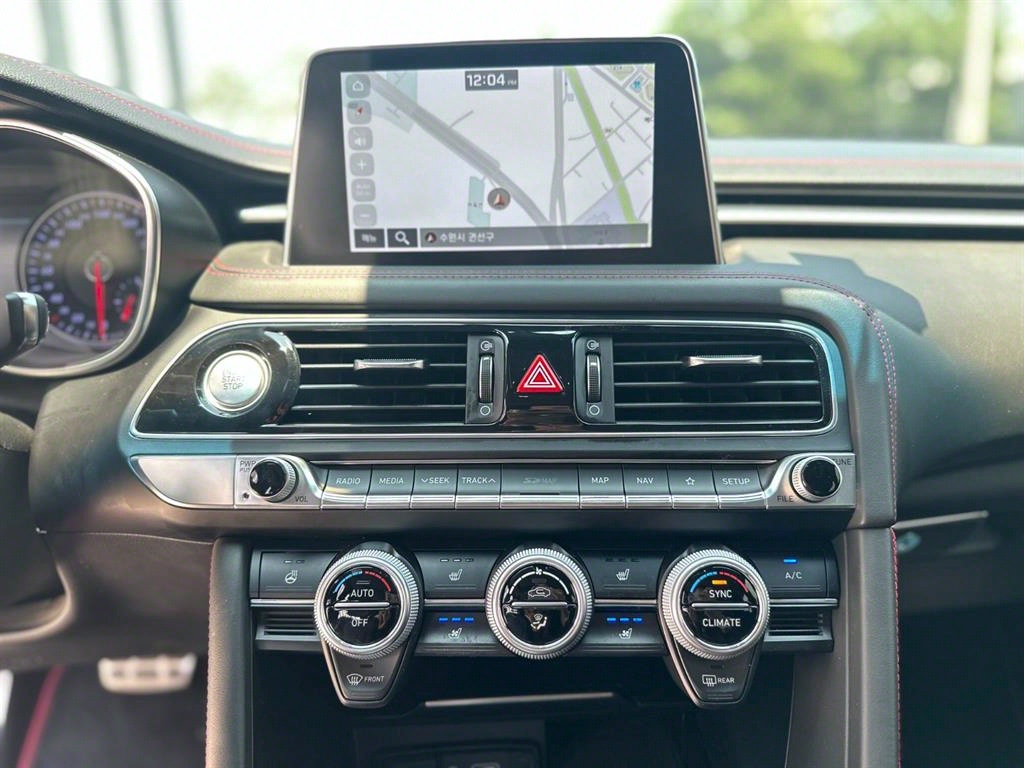 Genesis G70 - Vista 12