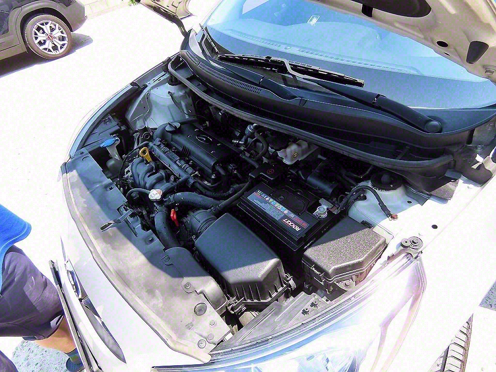 HYUNDAI Accent 2014 Plateado - Importación desde Corea - HF Imports Iquique - Foto 15