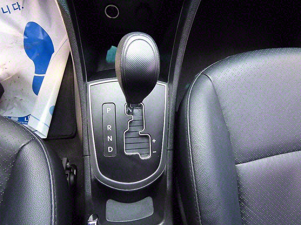 HYUNDAI Accent - Vista 10