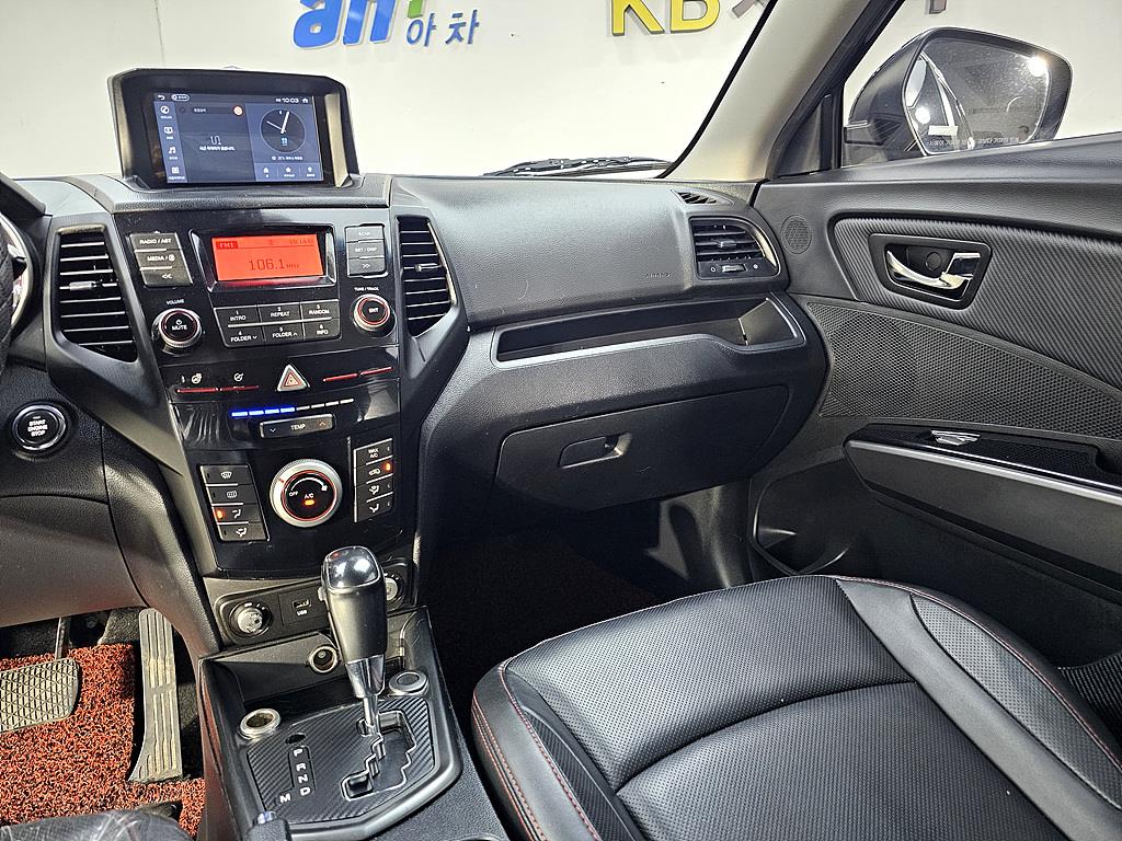 Ssangyong Tivoli - Vista 10