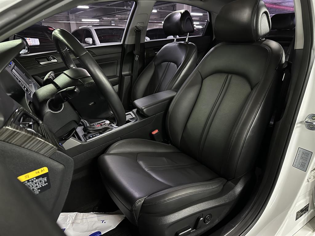 HYUNDAI Sonata - Vista 6