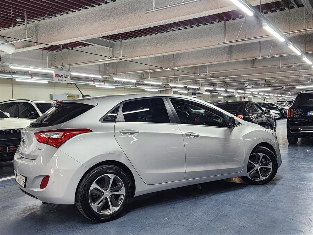 HYUNDAI i30 - Vista 4