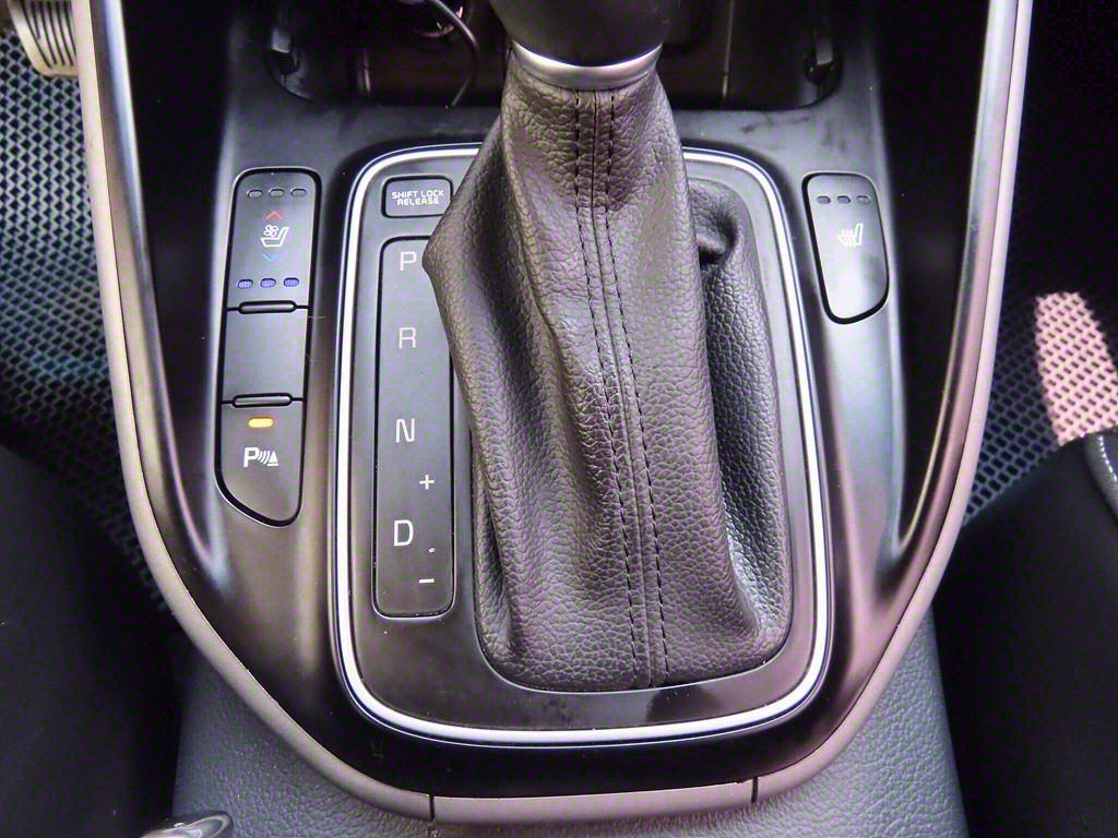 KIA Carens - Vista 11