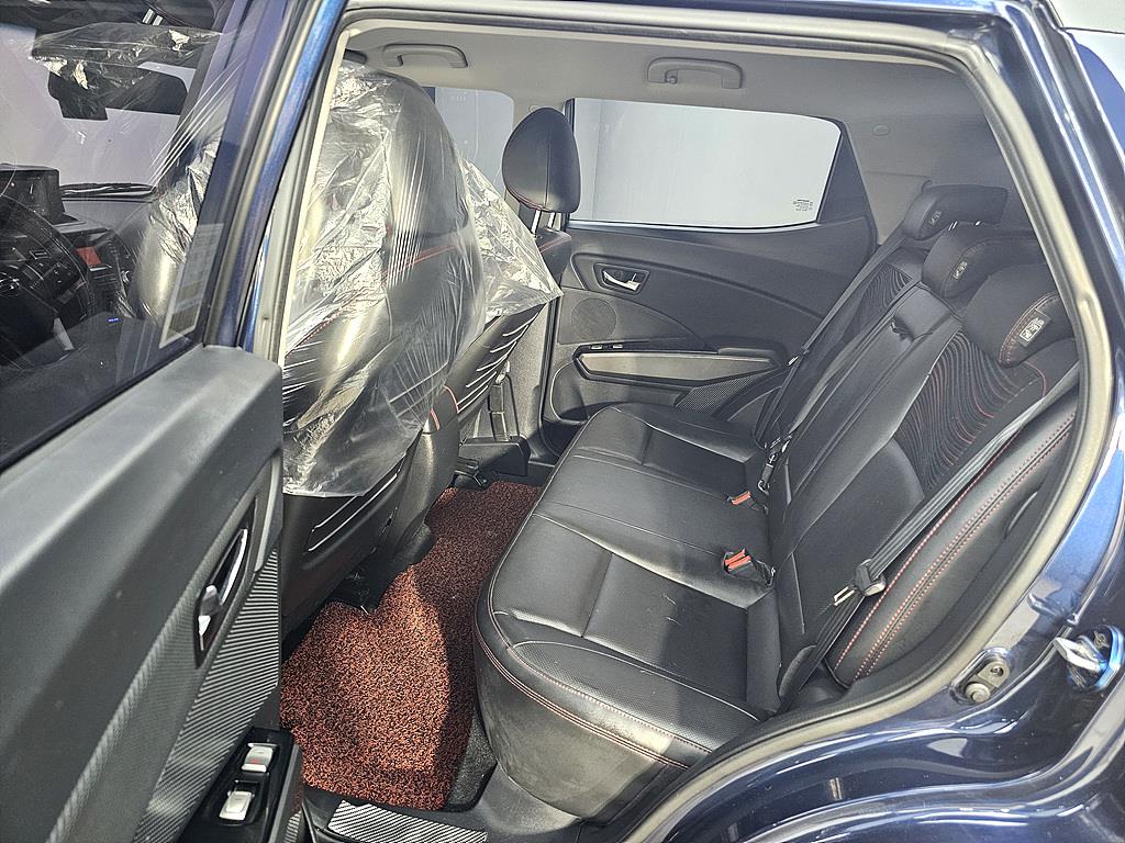 Ssangyong Tivoli - Vista 9