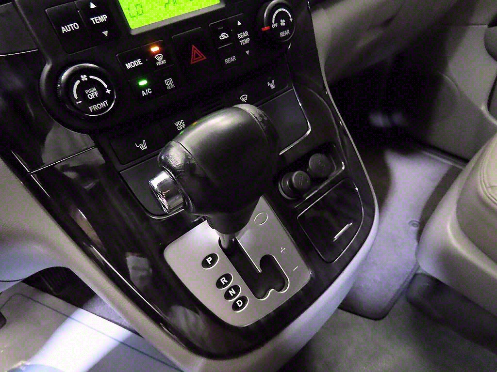 KIA Carnival - Vista 12