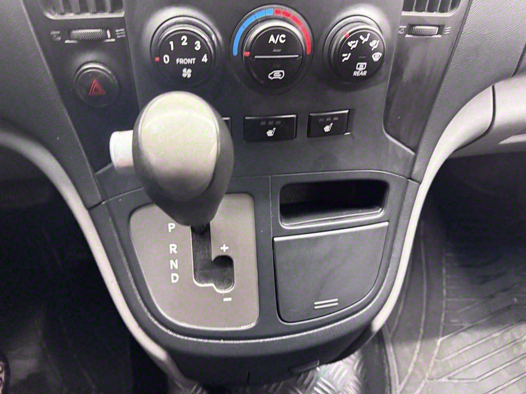 HYUNDAI Starex - Vista 11