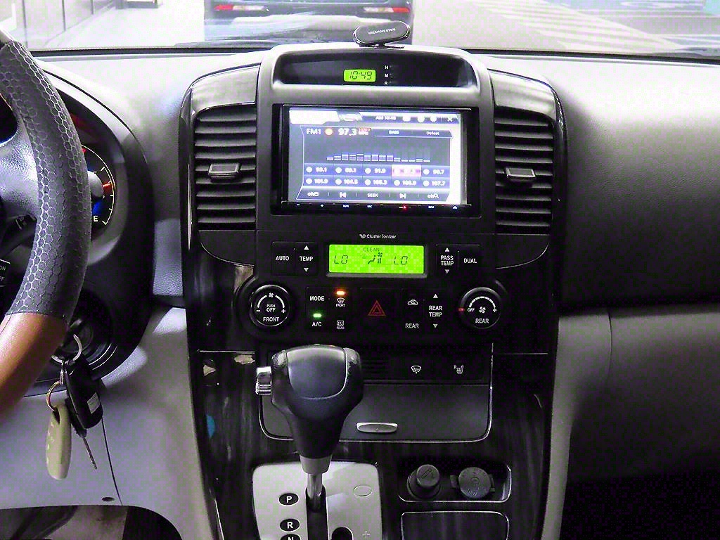 KIA Carnival - Vista 11