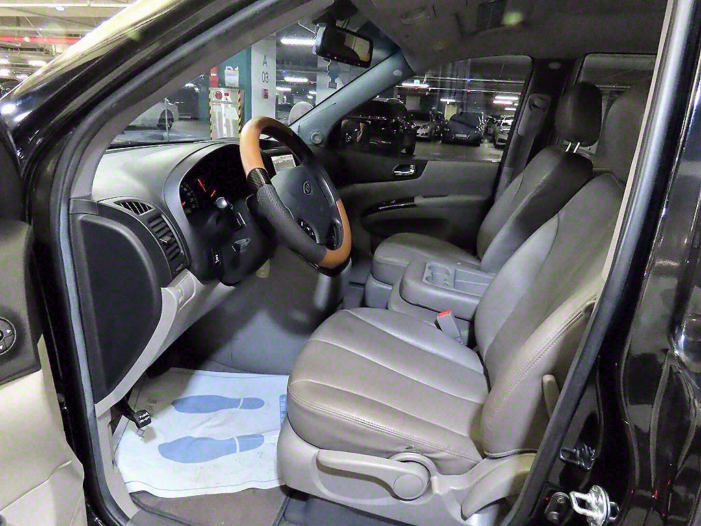 KIA Carnival - Vista 6